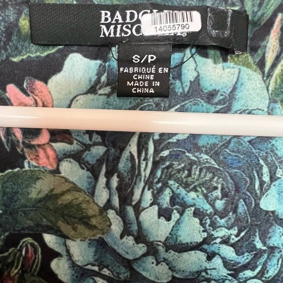 Badgley Mischka Navy Floral Wrap Top, Like New! Size SMALL! - Picture 8 of 12